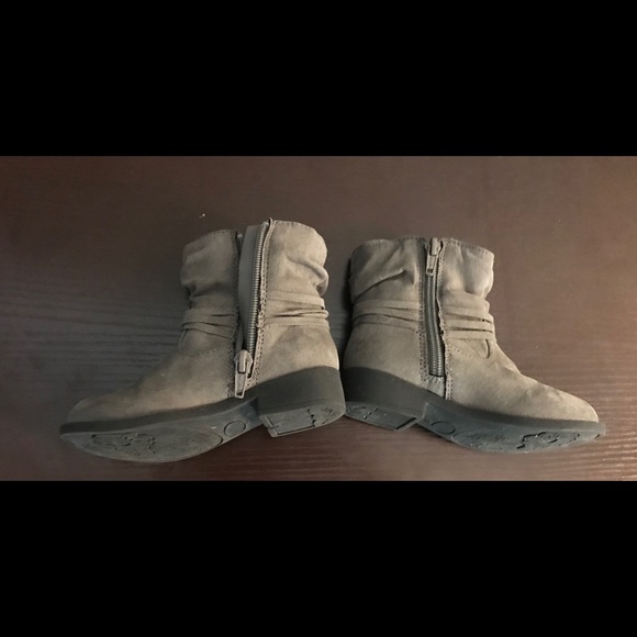8T suede boots - Picture 3 of 7